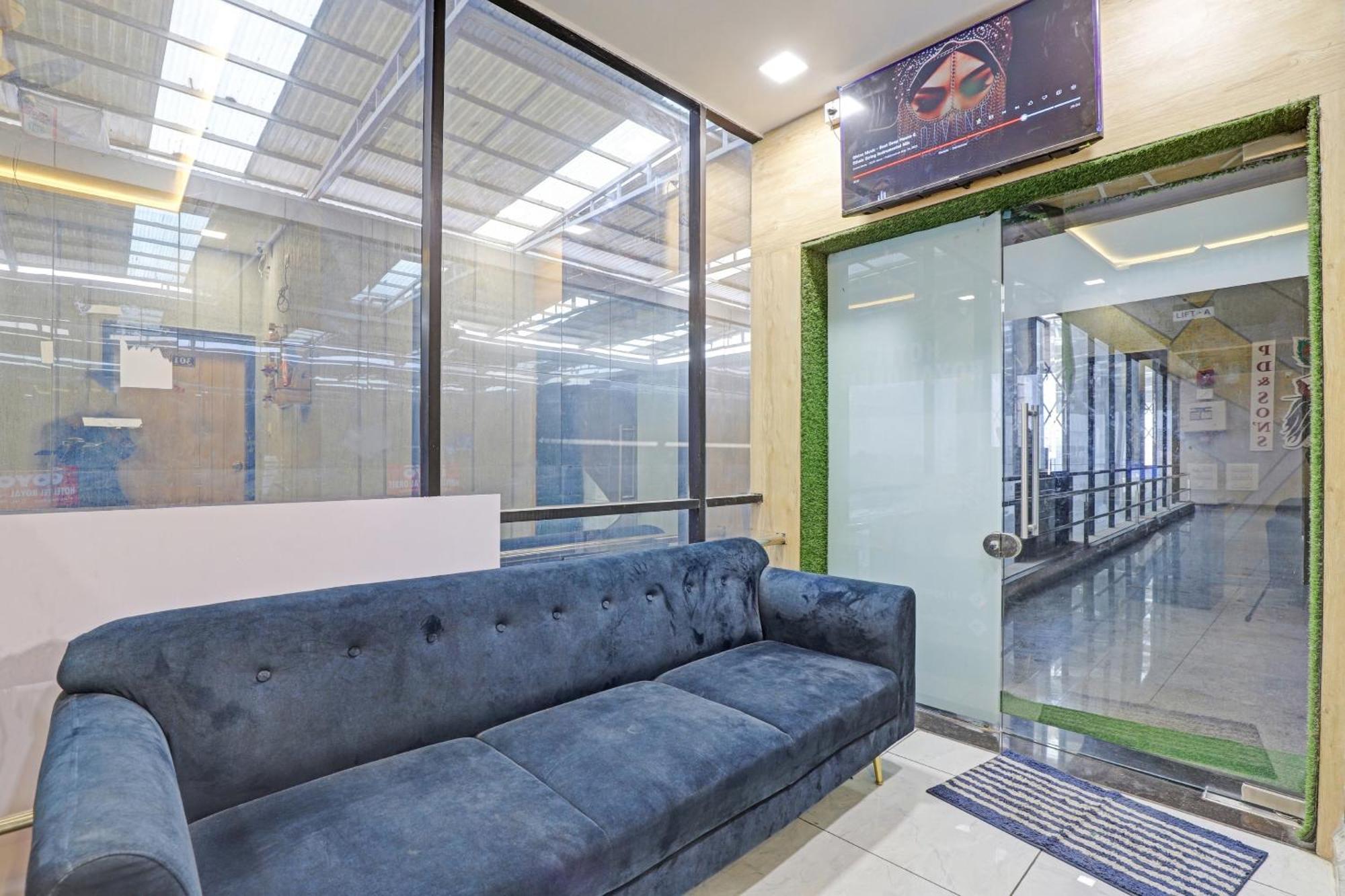 Hotel O Royal Orbit Surat Zewnętrze zdjęcie